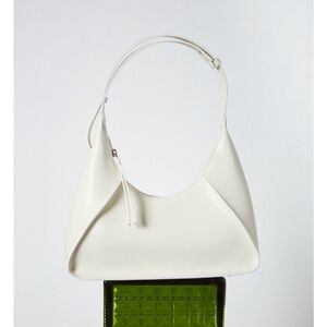 Flor Oxy White Crescent Shoulder Bag